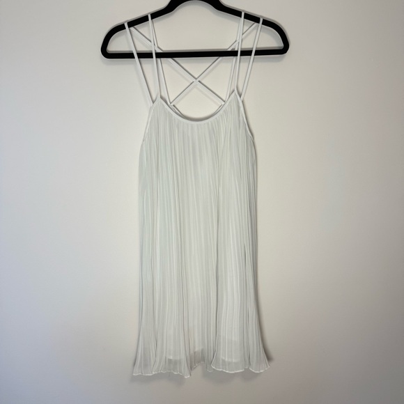 BCBGeneration Dresses & Skirts - BCBGenaration Elegant White Pleated Women's Top/Dress Size M